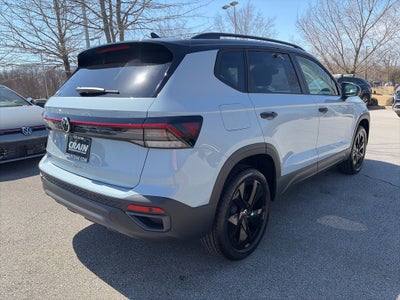 2026 Volkswagen Taos 1.5T SE Black