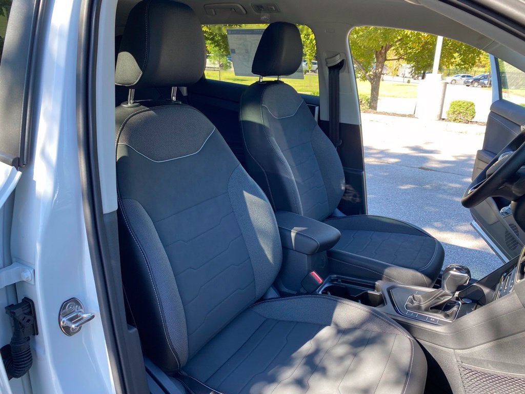 2027 Volkswagen Taos 1.5T SE Black