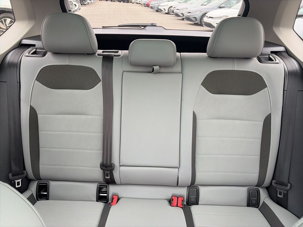 2024 Volkswagen Taos 1.5T SE Clean CARFAX 1-Owner