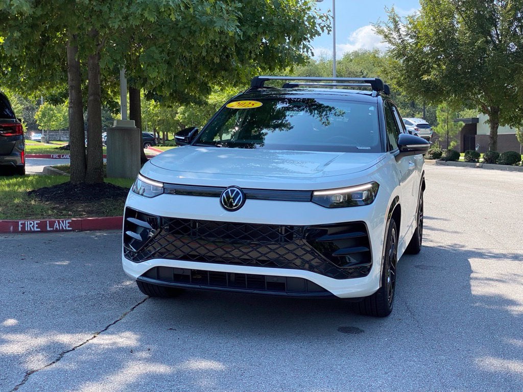 2025 Volkswagen Tiguan 2.0T SE R-Line Black