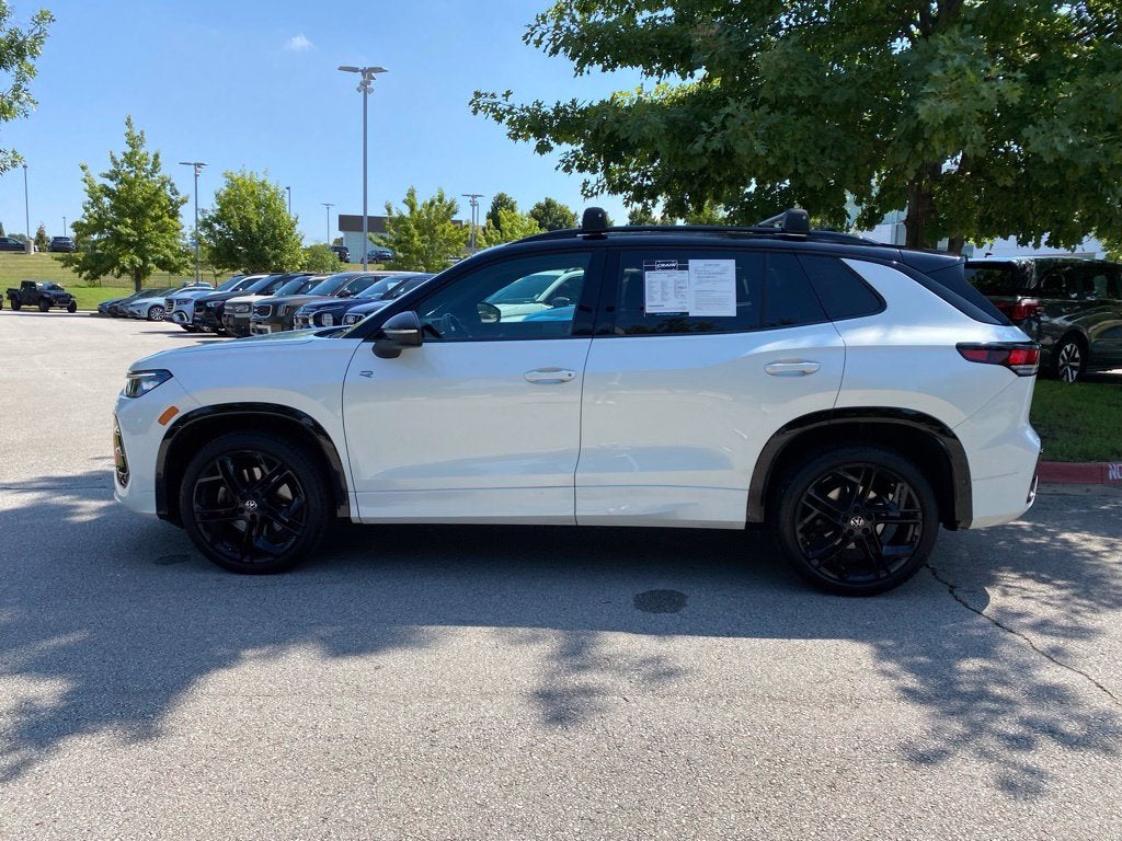2025 Volkswagen Tiguan 2.0T SE R-Line Black