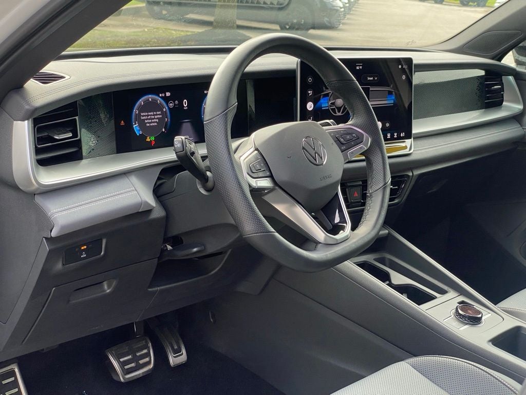 2025 Volkswagen Tiguan 2.0T SE R-Line Black