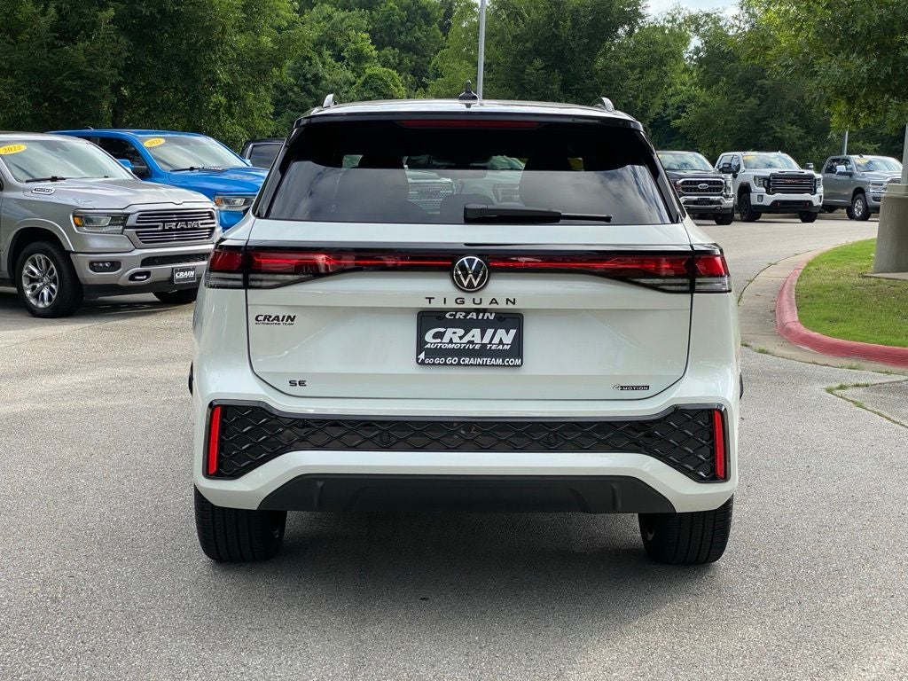 2025 Volkswagen Tiguan 2.0T SE R-Line Black