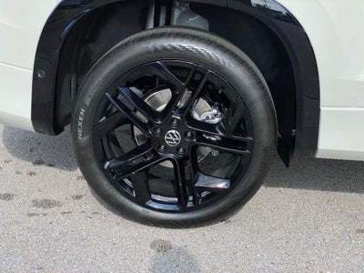 2026 Volkswagen Tiguan 2.0T SE R-Line Black