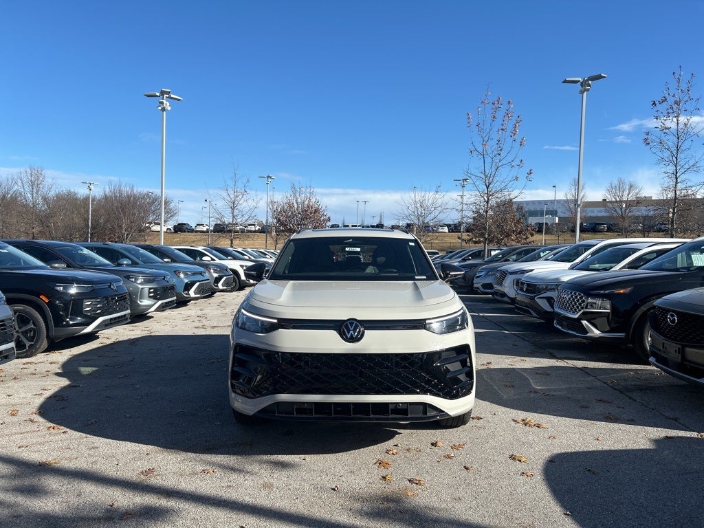 2026 Volkswagen Tiguan 2.0T SE R-Line Black