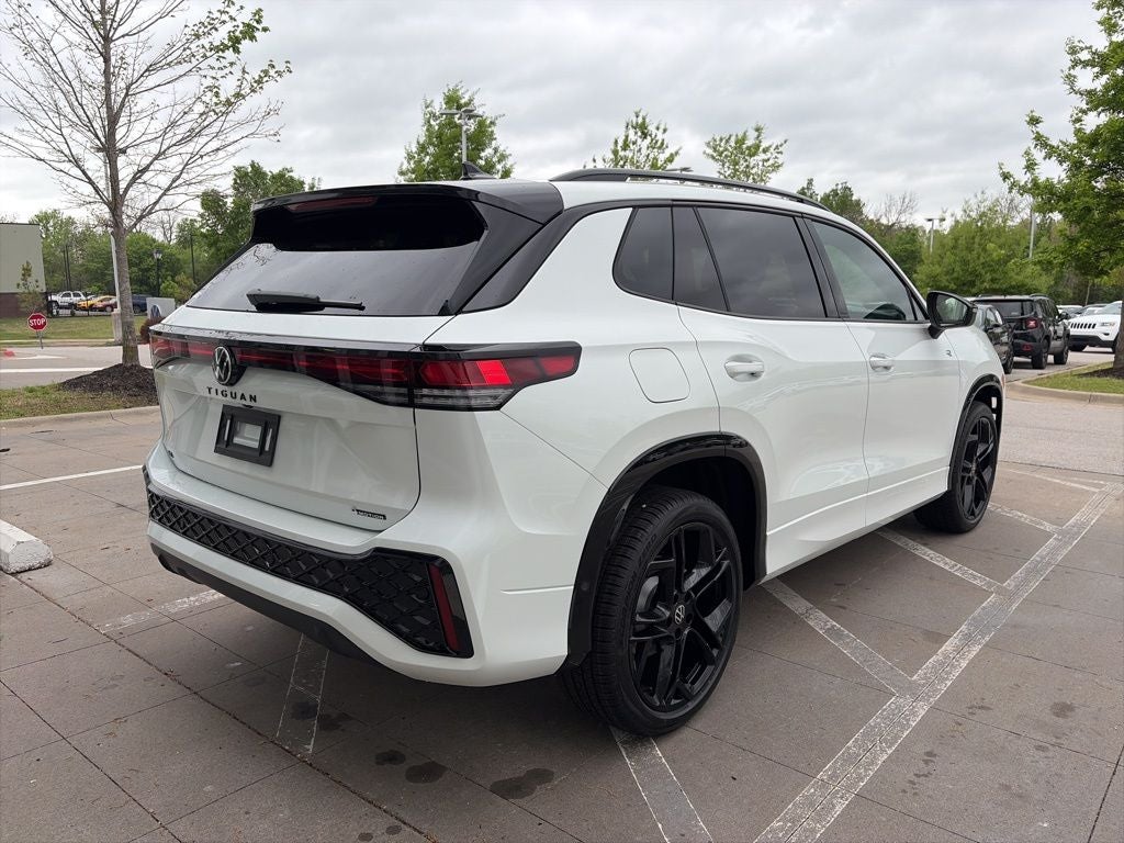 2026 Volkswagen Tiguan 2.0T SE R-Line Black