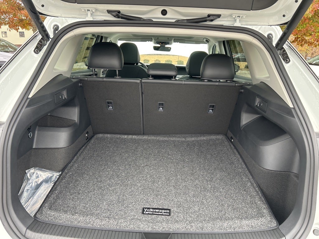 2025 Volkswagen Tiguan 2.0T SE