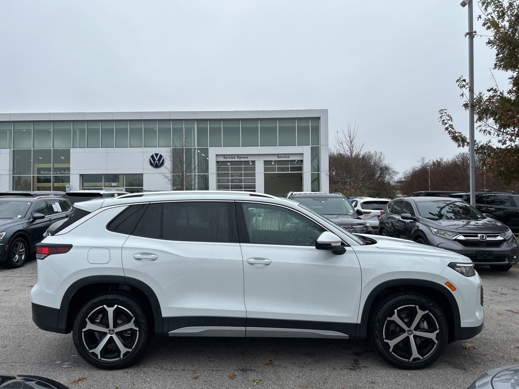 2025 Volkswagen Tiguan 2.0T SE