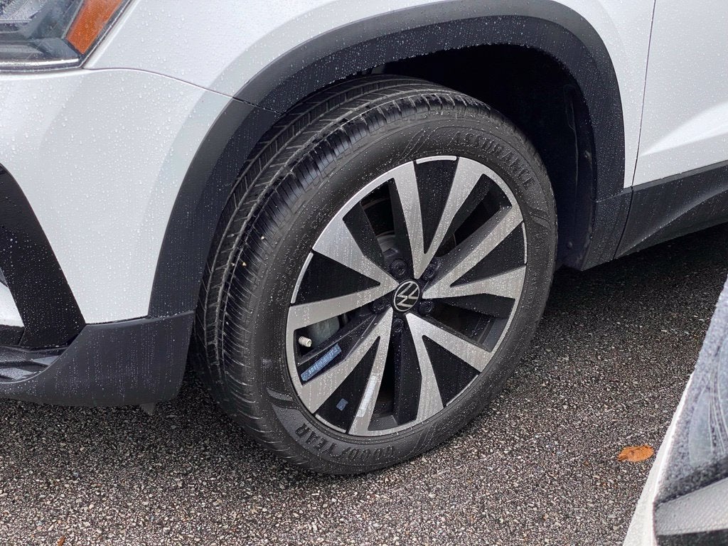 2024 Volkswagen Taos 1.5T SE