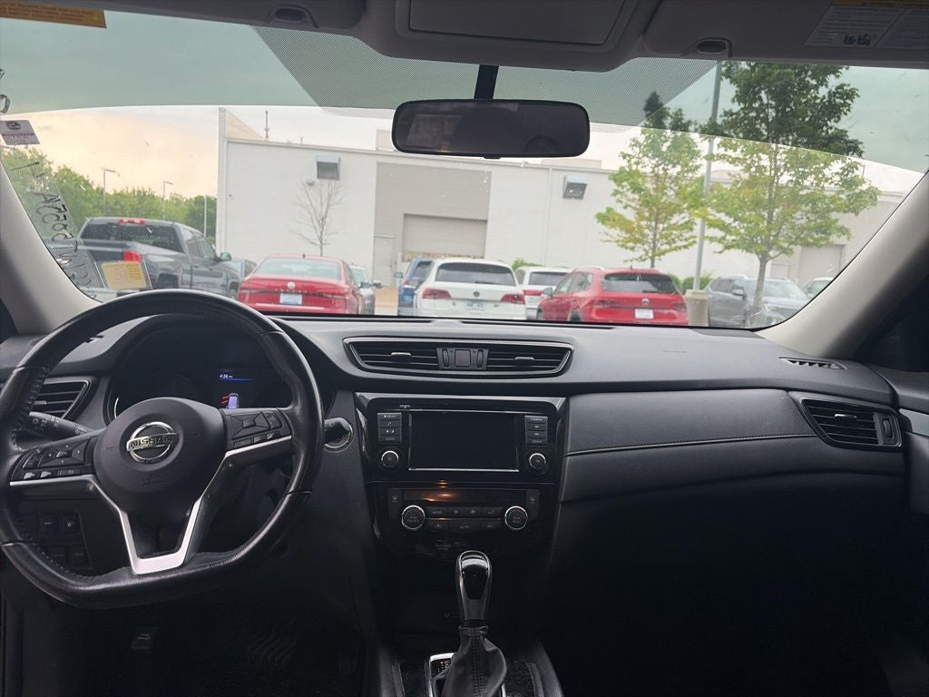 2018 Nissan Rogue SV CLEAN CARFAX LOW MILES