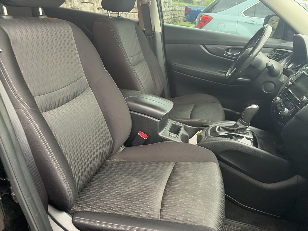 2018 Nissan Rogue SV CLEAN CARFAX LOW MILES
