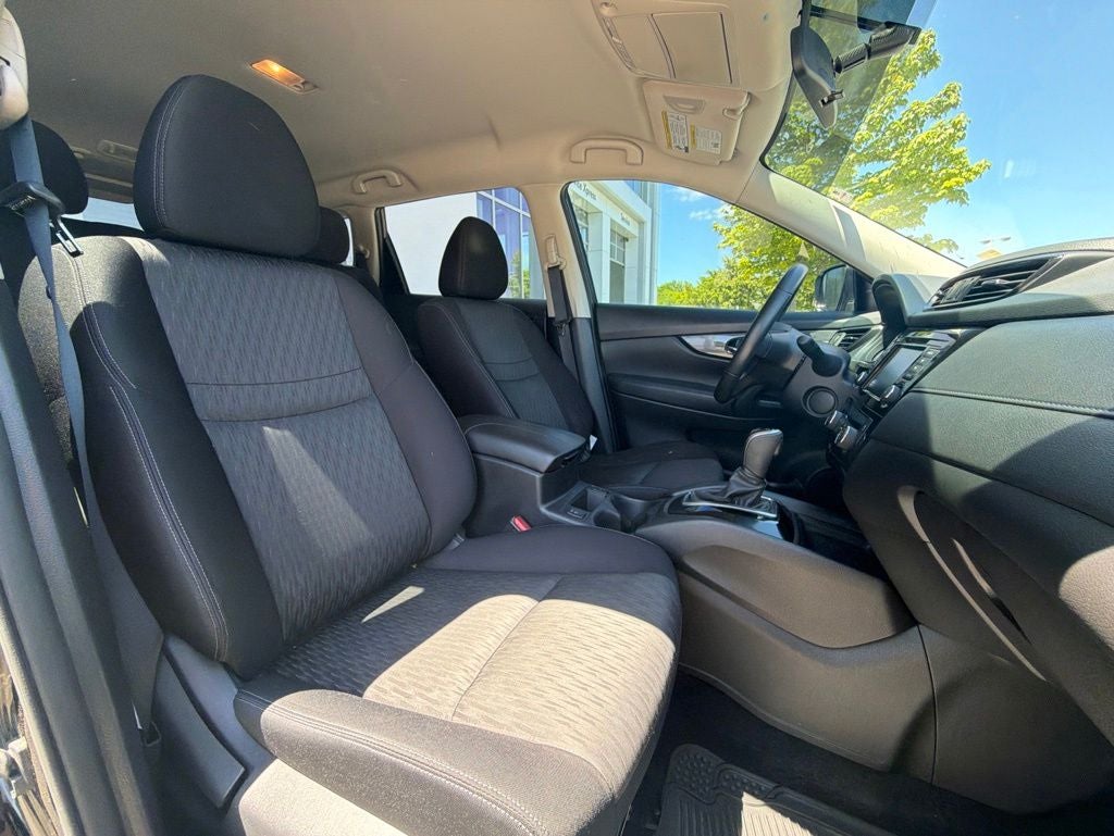 2018 Nissan Rogue SV CLEAN CARFAX LOW MILES