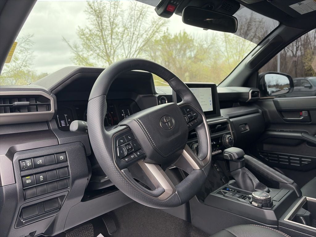 2025 Toyota 4Runner SR5 CLEAN 1 OWNER CARFAX 4WD AND CUSTOM LEATHER