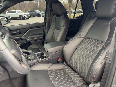 2025 Toyota 4Runner SR5 CLEAN 1 OWNER CARFAX 4WD AND CUSTOM LEATHER