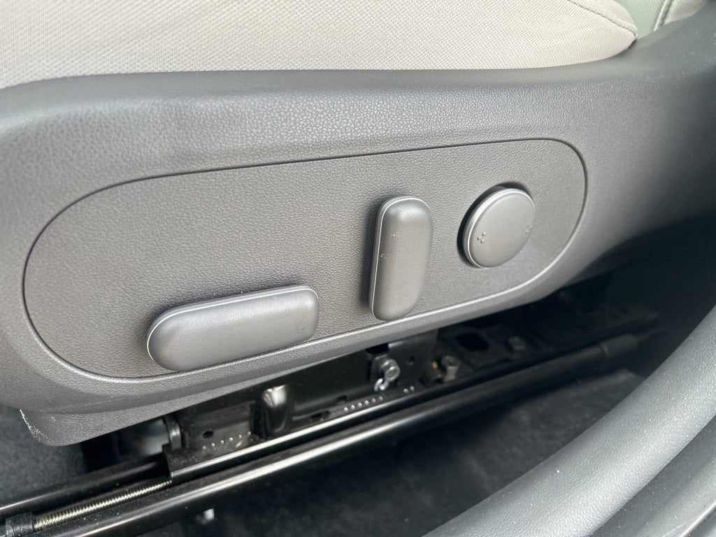 2025 Hyundai Kona SEL GREAT GAS MILEAGE, LOW PAYMENTS!