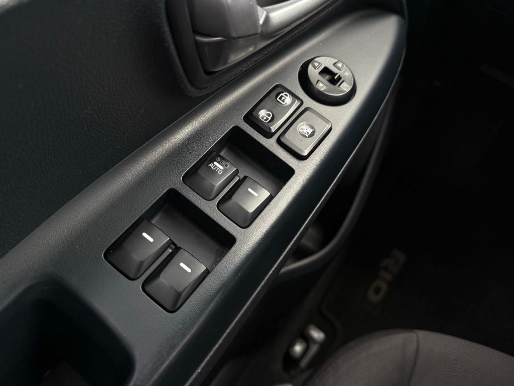 Used 2017 Kia Rio LX with VIN KNADM4A35H6108559 for sale in Fayetteville, AR