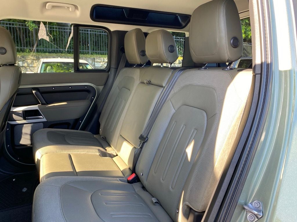 2021 Land Rover Defender 110 SE