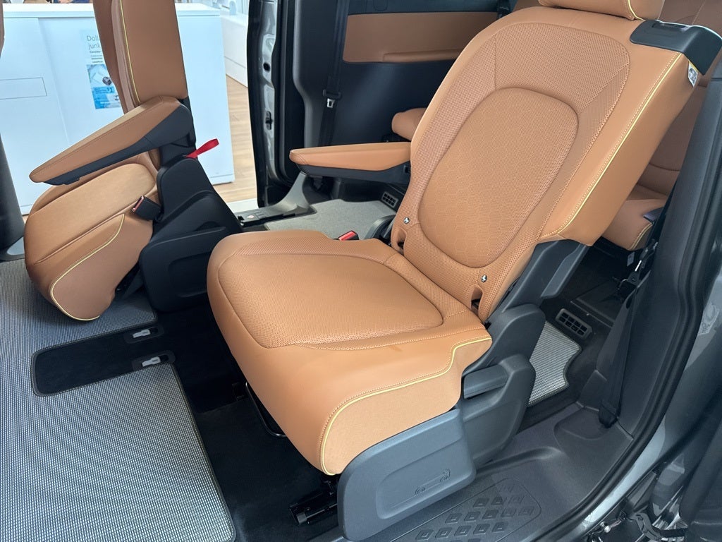 2025 Volkswagen ID. Buzz Pro S Plus