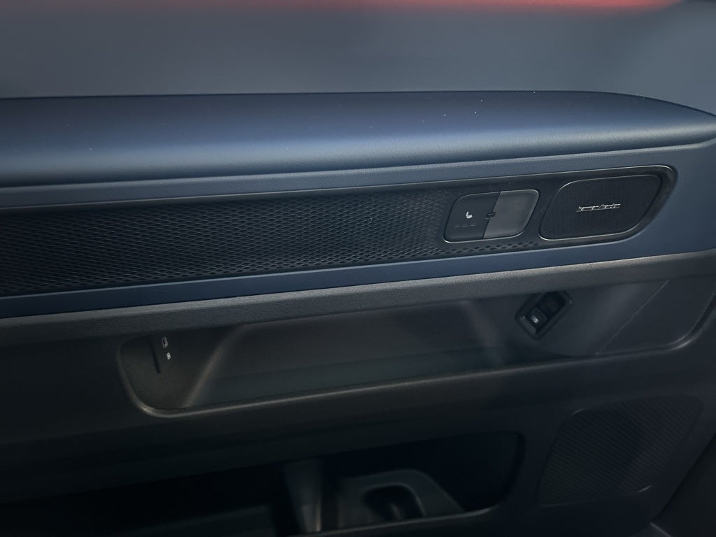 2025 Volkswagen ID. Buzz Pro S Plus