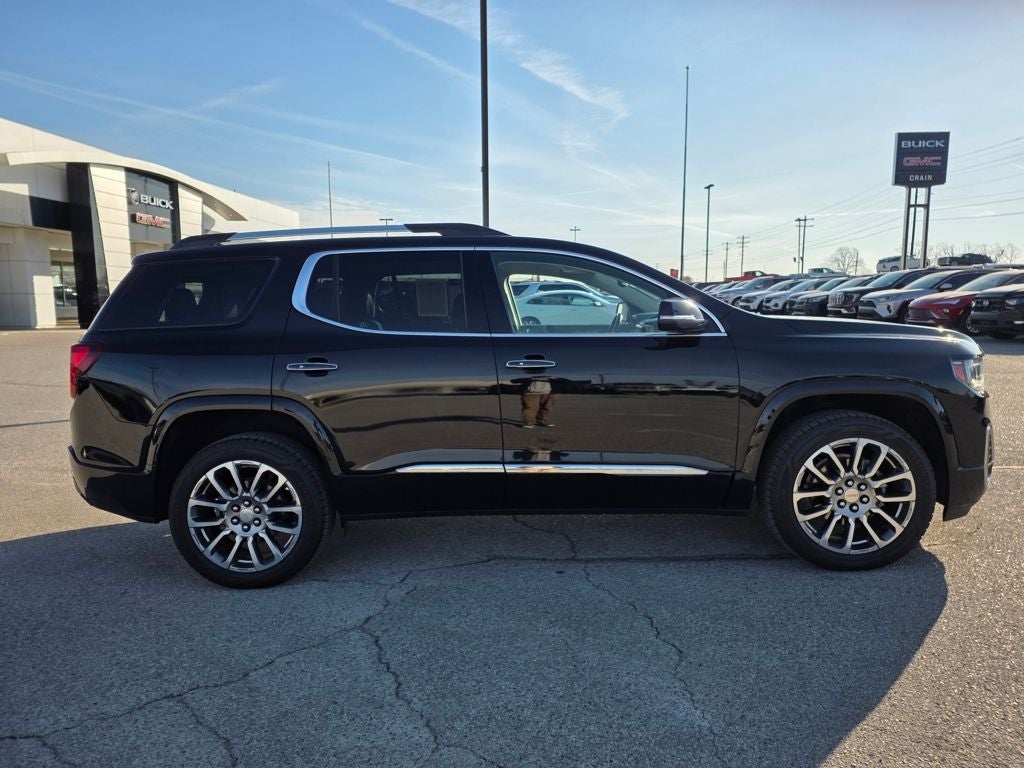2023 GMC Acadia Denali