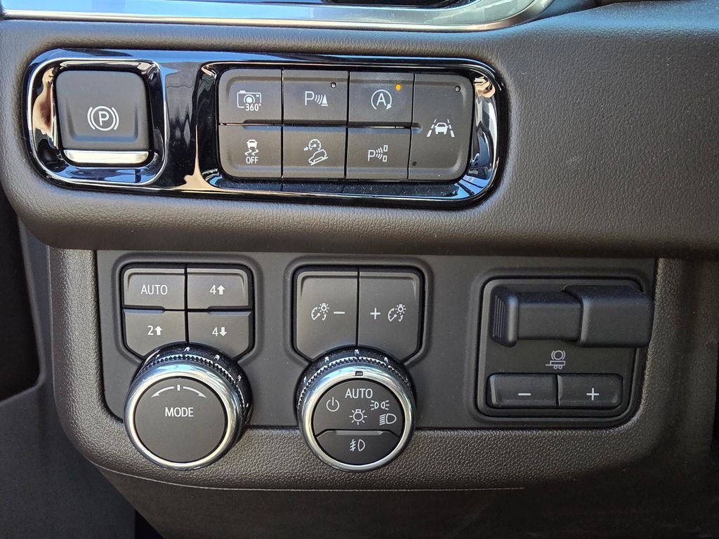 2025 GMC Yukon Elevation