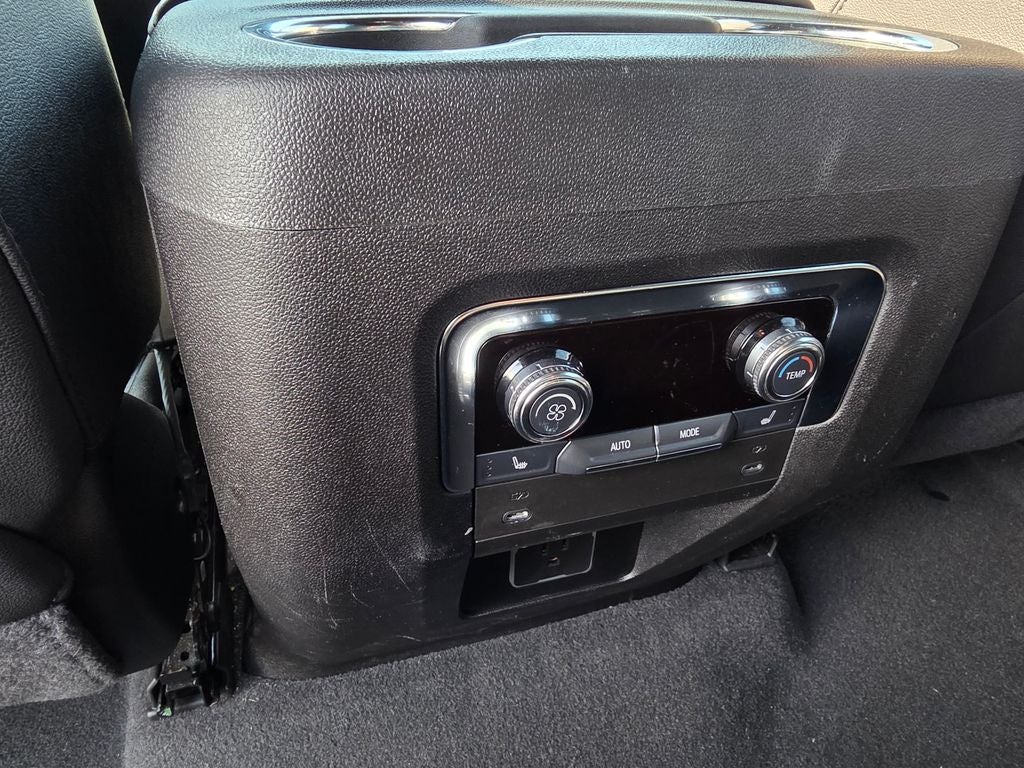 2025 GMC Yukon XL AT4