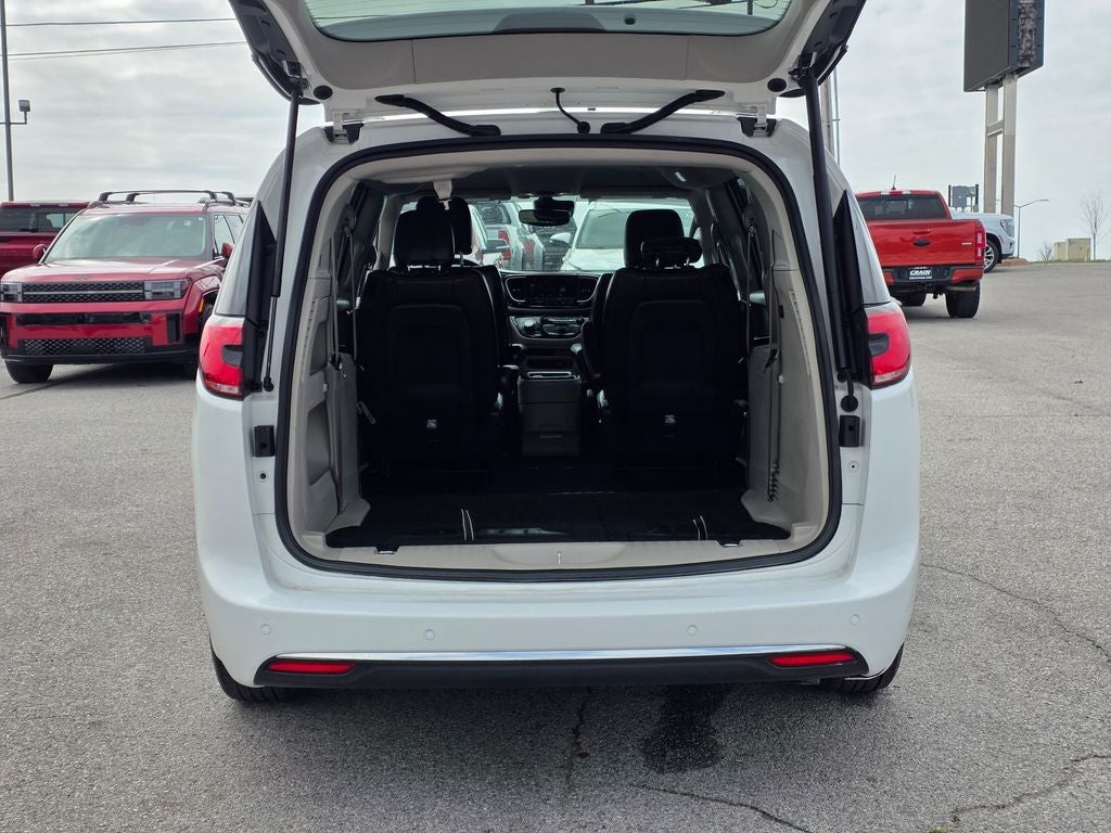 2022 Chrysler Pacifica Touring L