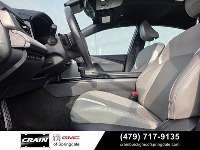 2025 Toyota Camry SE Loaded / 12.3" Screen