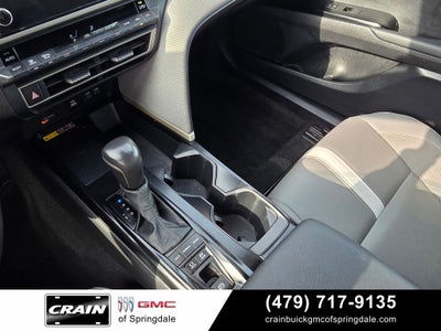 2025 Toyota Camry SE Loaded / 12.3" Screen