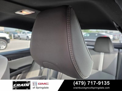 2025 Toyota Camry SE Loaded / 12.3" Screen