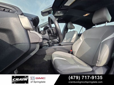 2025 Toyota Camry SE Loaded / 12.3" Screen
