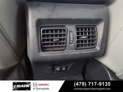 2025 Toyota Camry SE Loaded / 12.3" Screen
