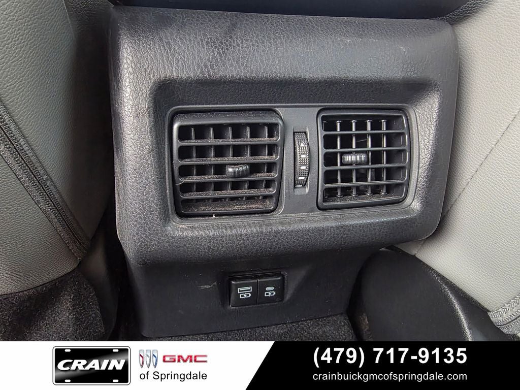 2025 Toyota Camry SE Loaded / 12.3" Screen