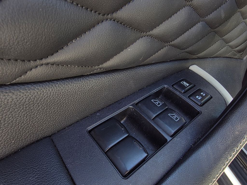 2017 INFINITI QX70 Base