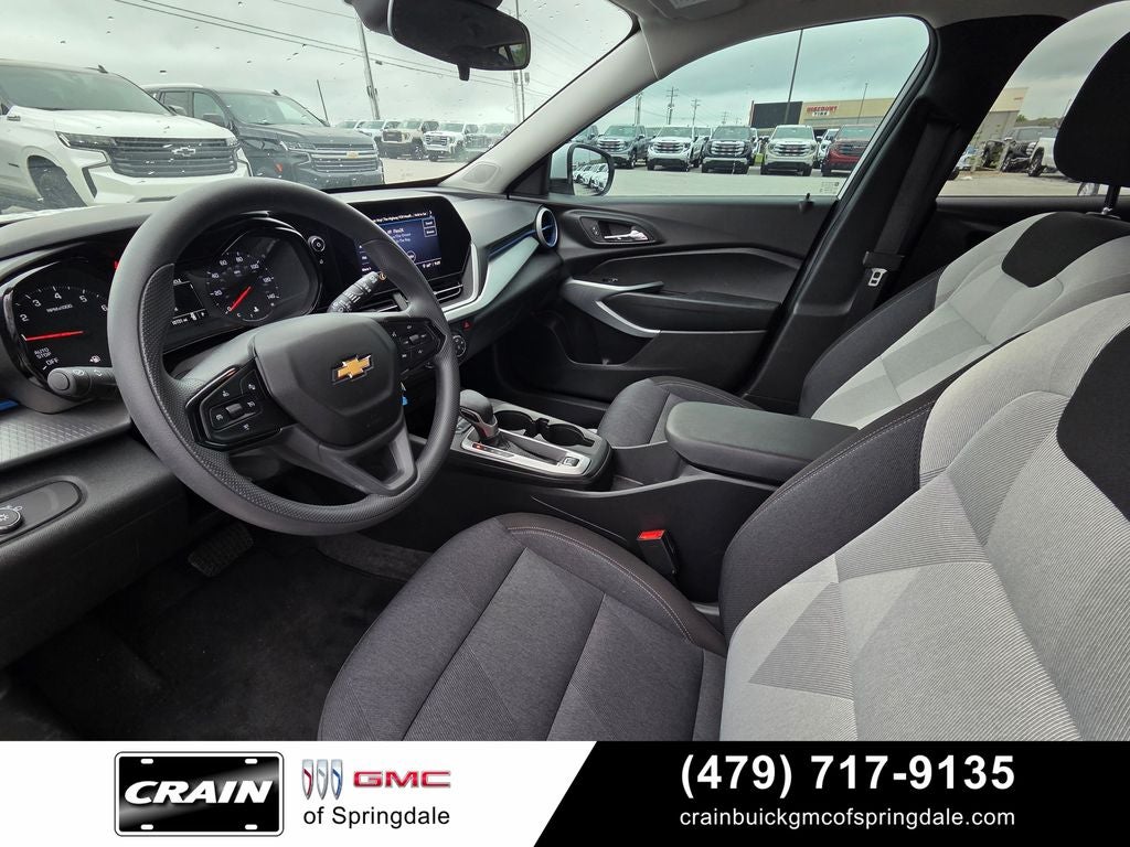 2025 Chevrolet Trax LS
