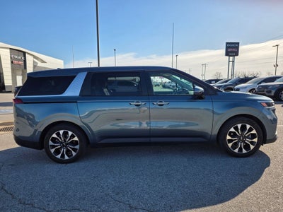 2024 Kia Carnival EX