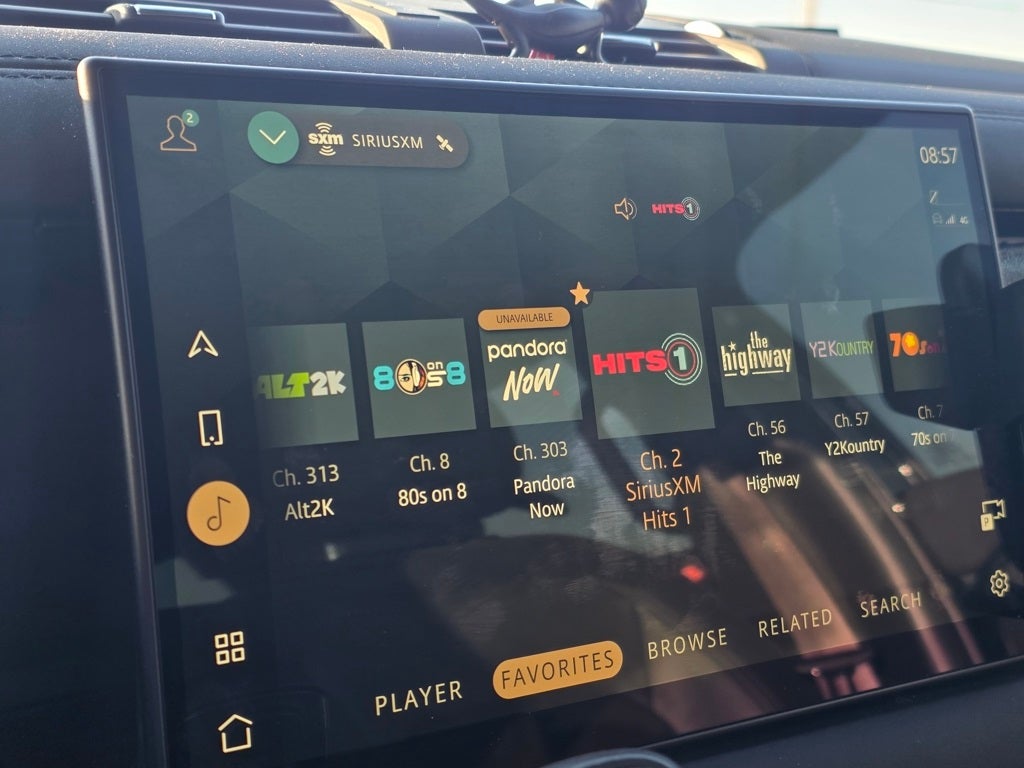 2024 Land Rover Defender 130 X-Dynamic SE