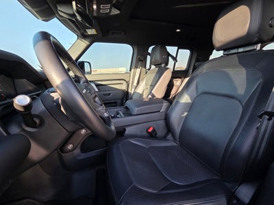 2024 Land Rover Defender 130 X-Dynamic SE