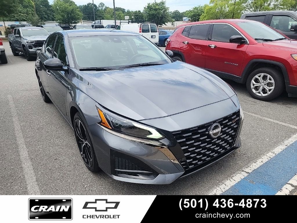 2025 Nissan Altima SR