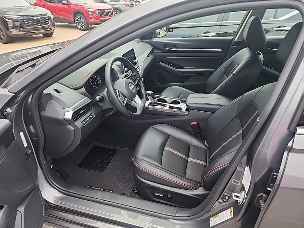 2025 Nissan Altima SR