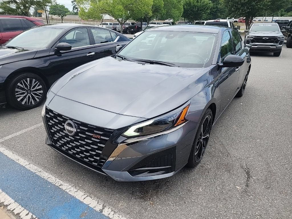 2025 Nissan Altima SR