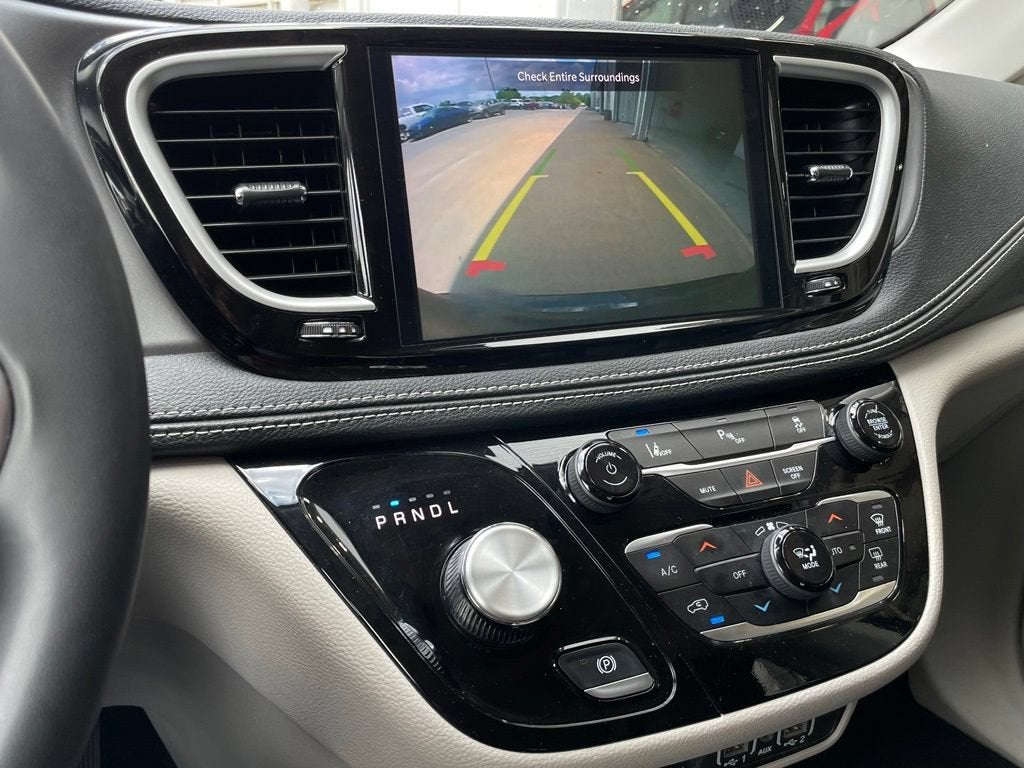 2023 Chrysler Pacifica Hybrid Touring L