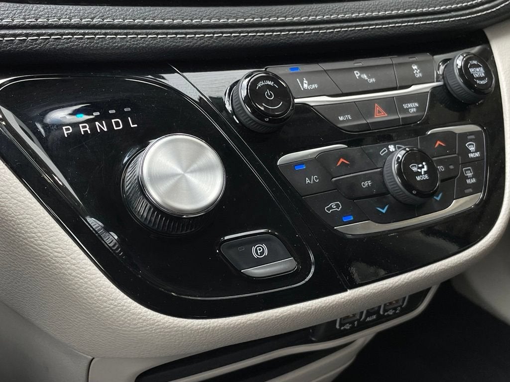 2023 Chrysler Pacifica Hybrid Touring L