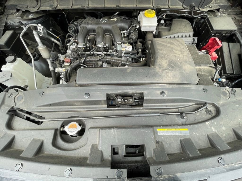 2024 Nissan Pathfinder SV