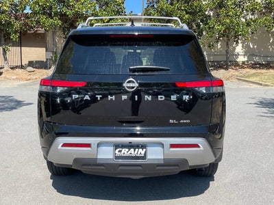 2025 Nissan Pathfinder SL