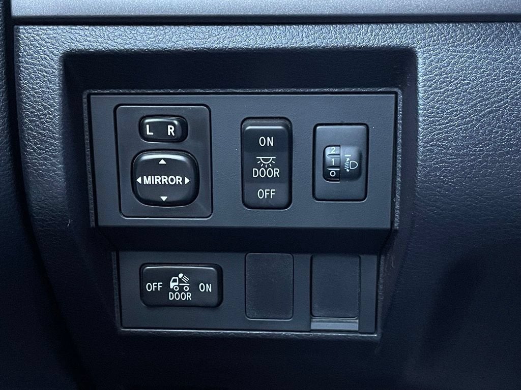 2015 Toyota Tundra 4WD Truck SR