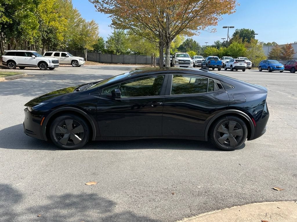 2025 Toyota Prius LE