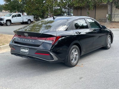 2025 Hyundai Elantra SE
