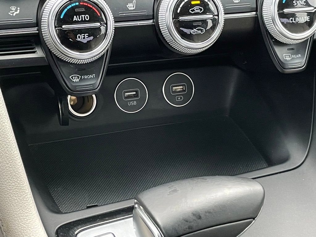 2022 Genesis G70 2.0T