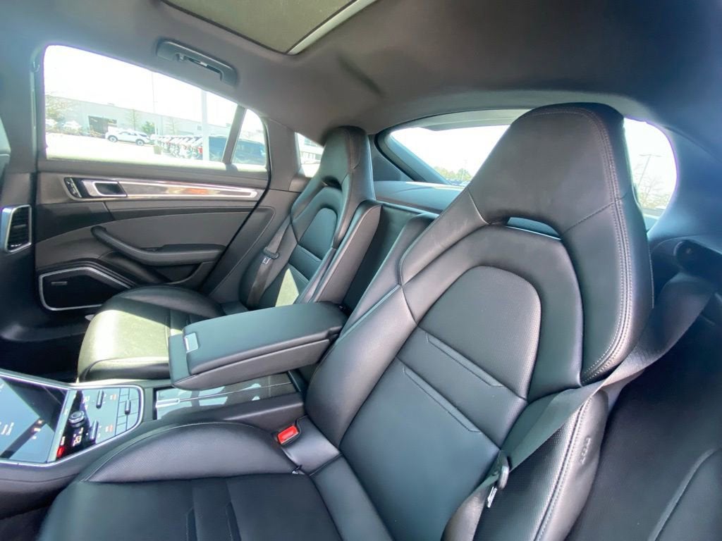 2018 Porsche Panamera 4DR HB RWD